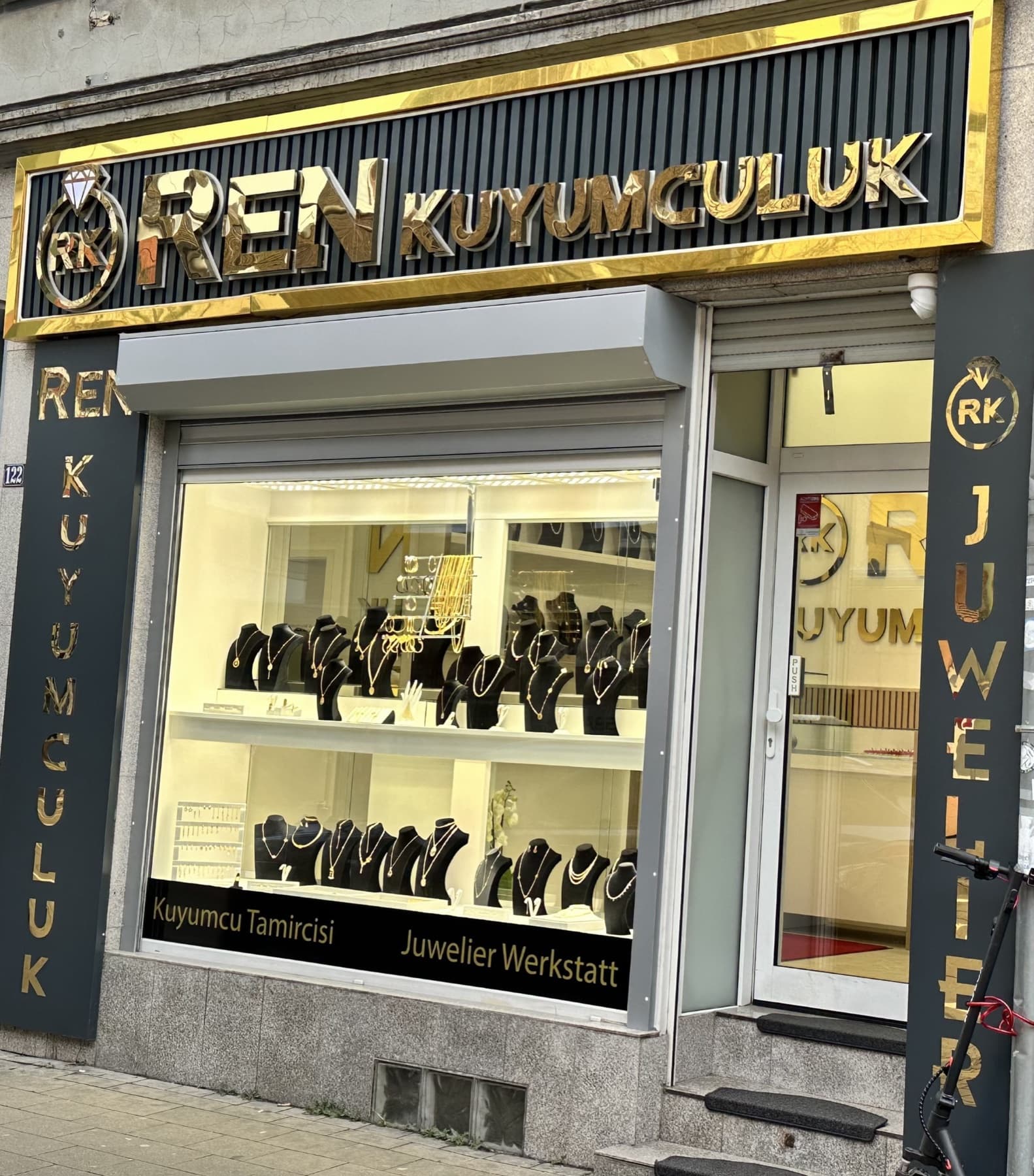 Ladenlokal von Ren Kuyumculuk Juwelier in der Wanheimer Straße